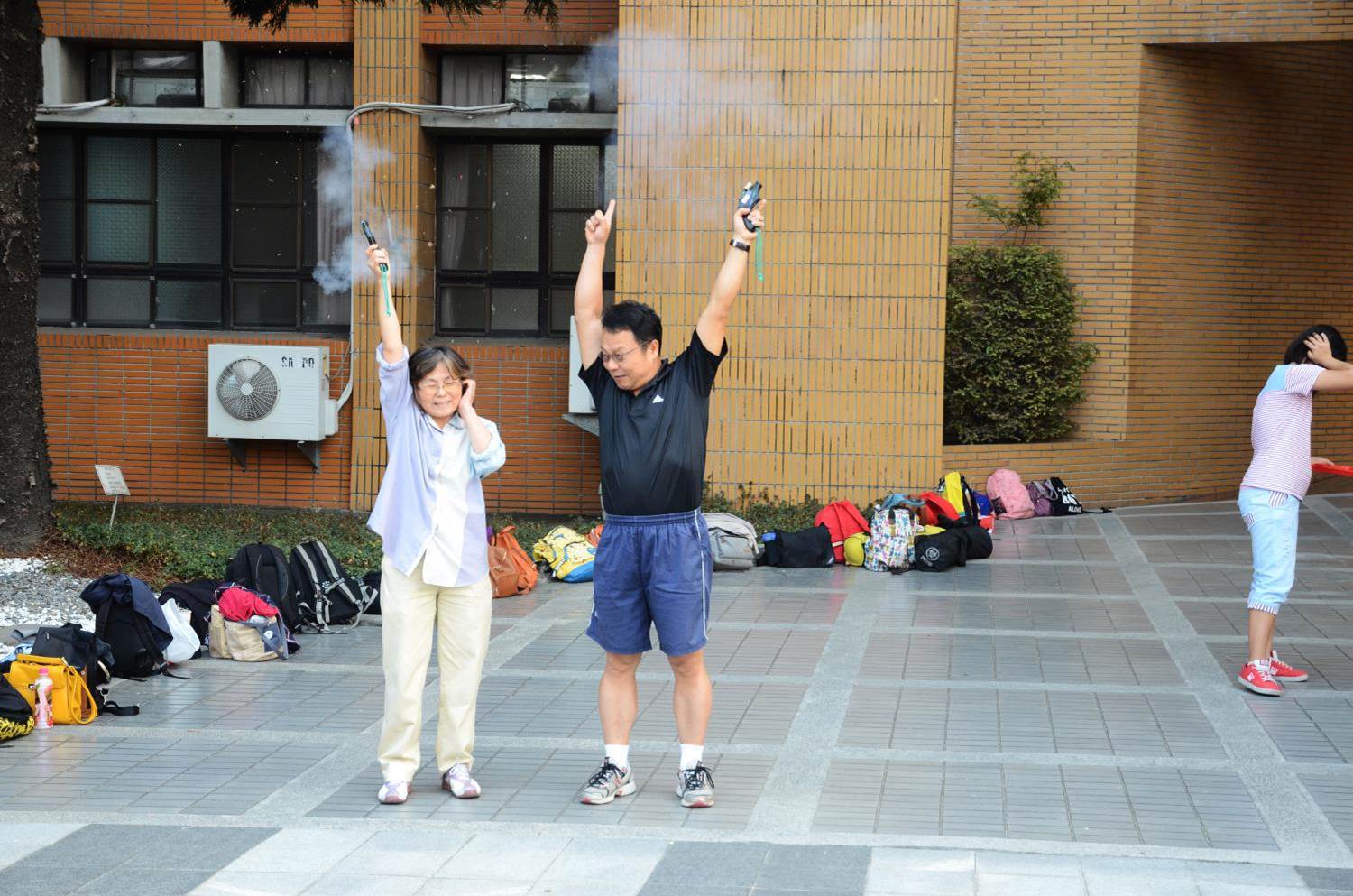 陳坤檸副校長為最後一場路跑鳴槍照片