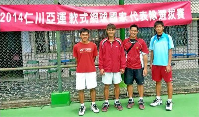 2014年本校代表台灣亞運軟網雙打代表合照