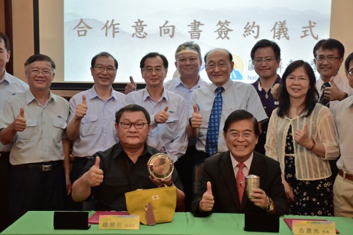兩方代表合照圖片