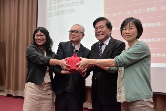 2018.03.29本校、屏科大及台南藝術大學主計主任交接布達 與古校長合照圖片